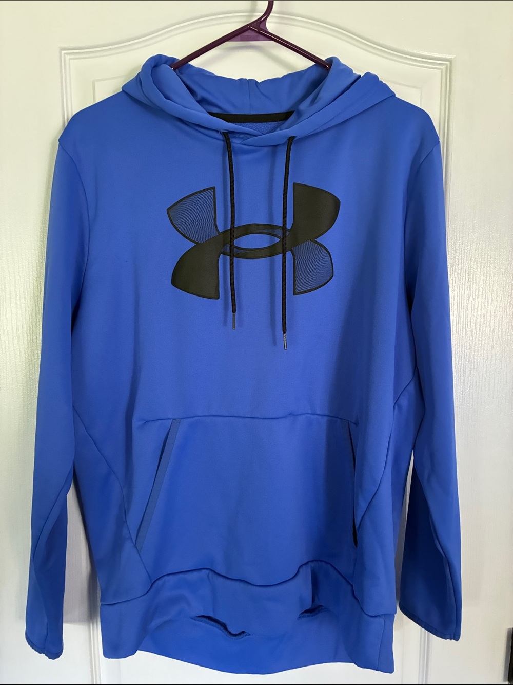 Men’s Underarmour hoodie